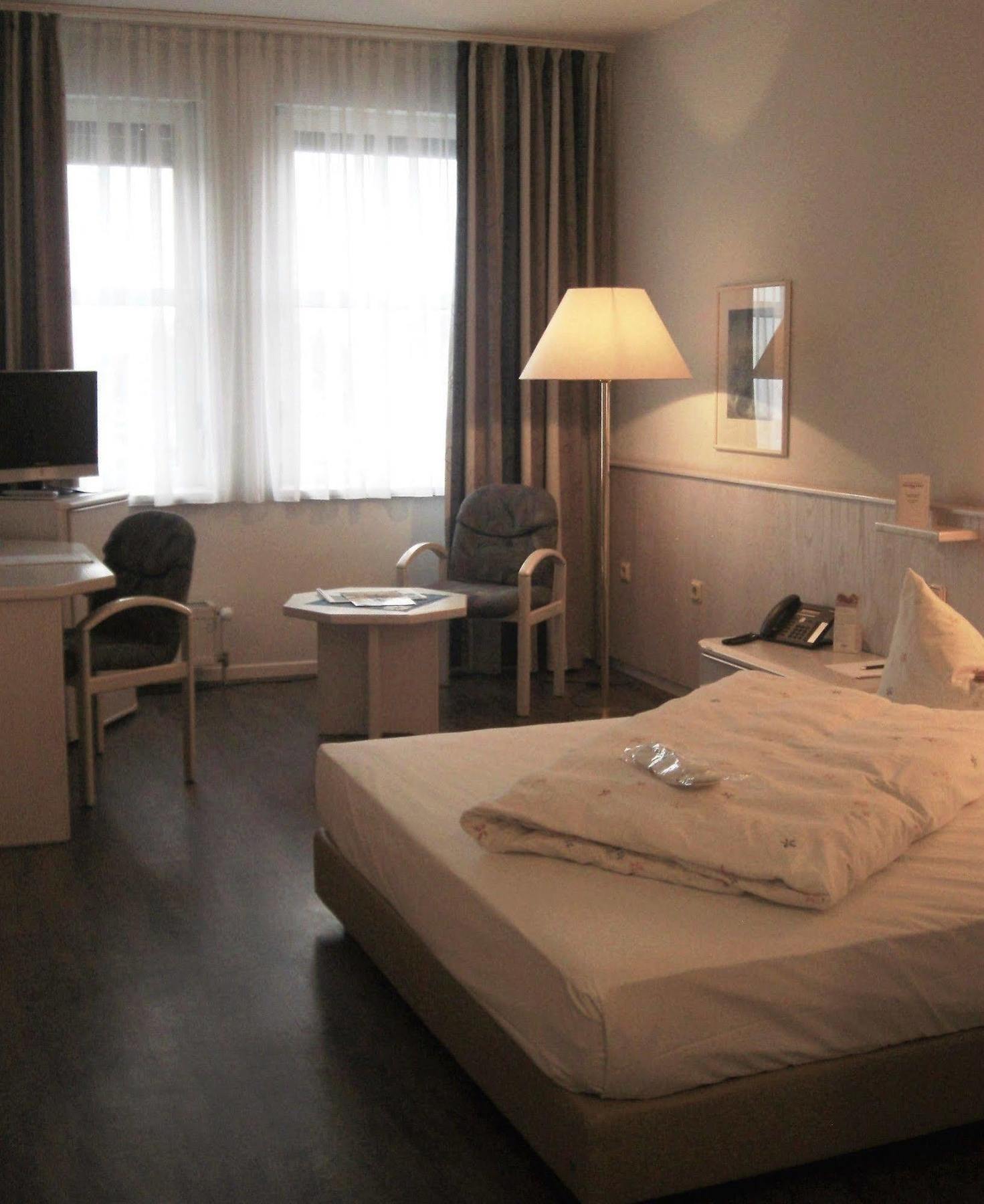 Euro Park Hotel Hennef Хеннеф Экстерьер фото